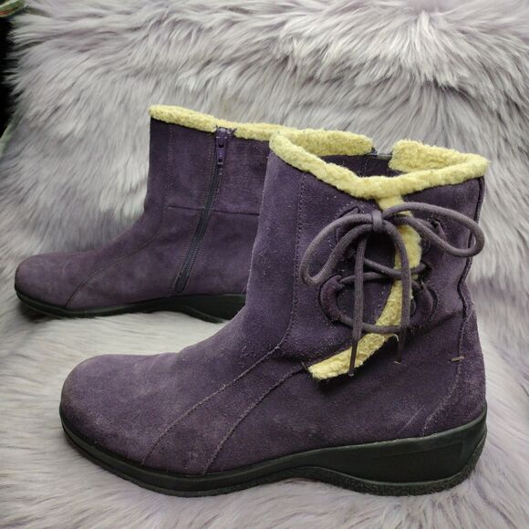 Clarks Bendables Suede Winter Ankle Boots Womens Size 9 Purple - Picture 1 of 9